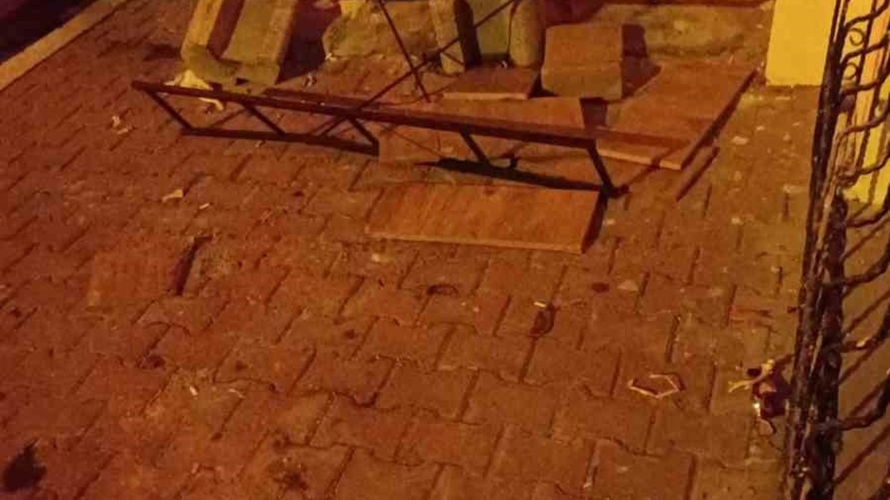 Esenyurt’ta ev sahibi, alacakları nedeniyle kiracısının evini bastı
