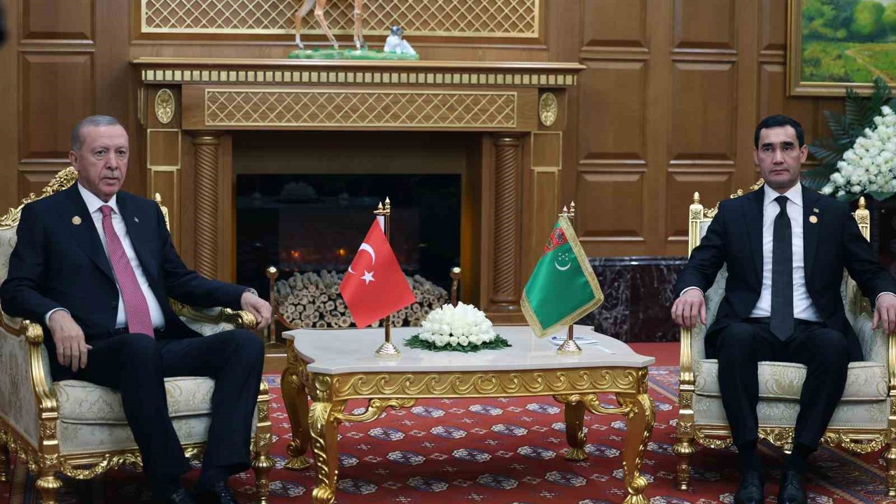 Cumhurbaşkanı Erdoğan, Türkmenistan Devlet Başkanı Berdimuhamedov ile görüştü
