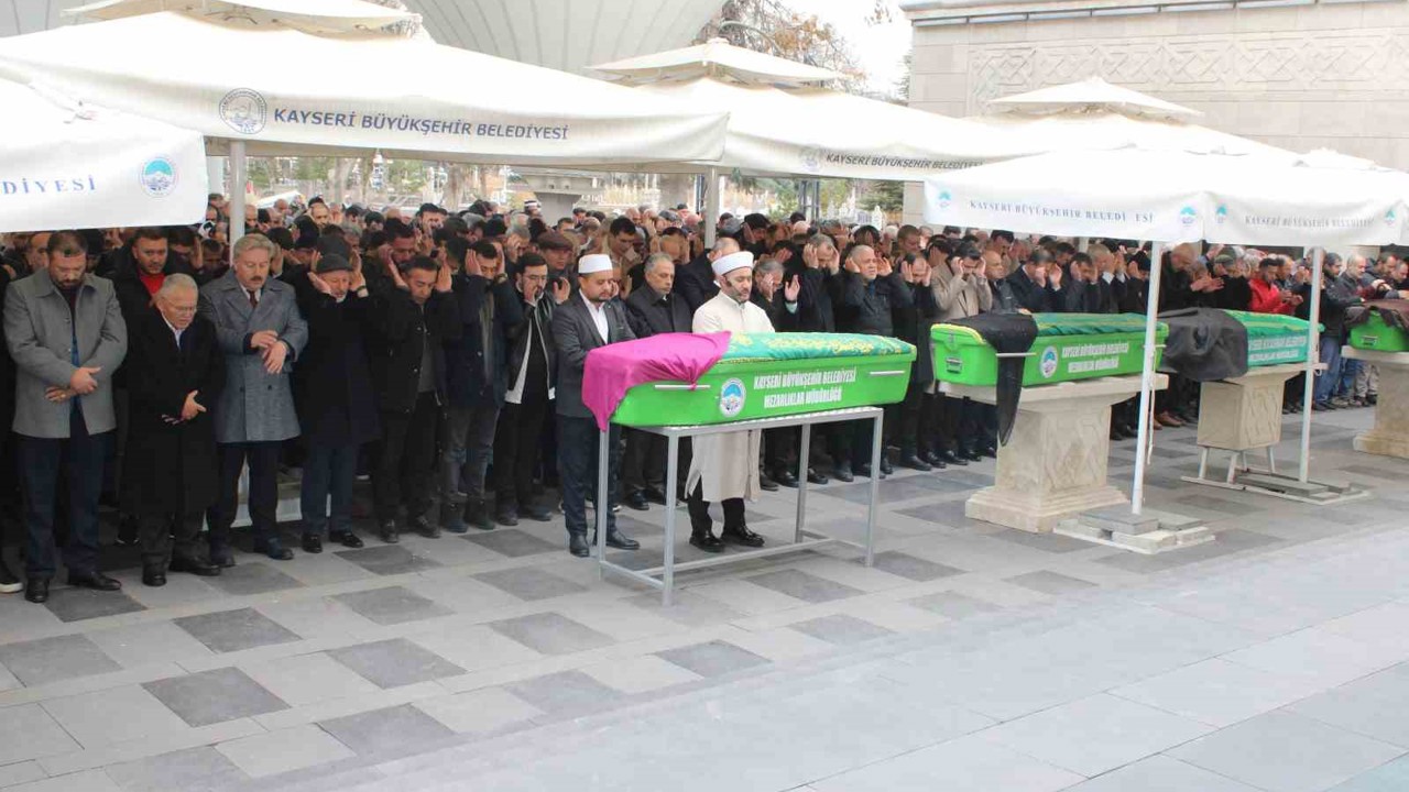 Nuray Tekinsoy toprağa verildi
