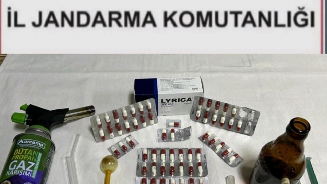 Kırşehir’de jandarma yol kontrolünde uyuşturucu hap ele geçirdi
