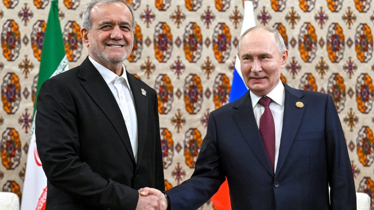 İran Cumhurbaşkanı Pezeşkiyan ile Rusya Devlet Başkanı Putin ikili ilişkileri görüştü
