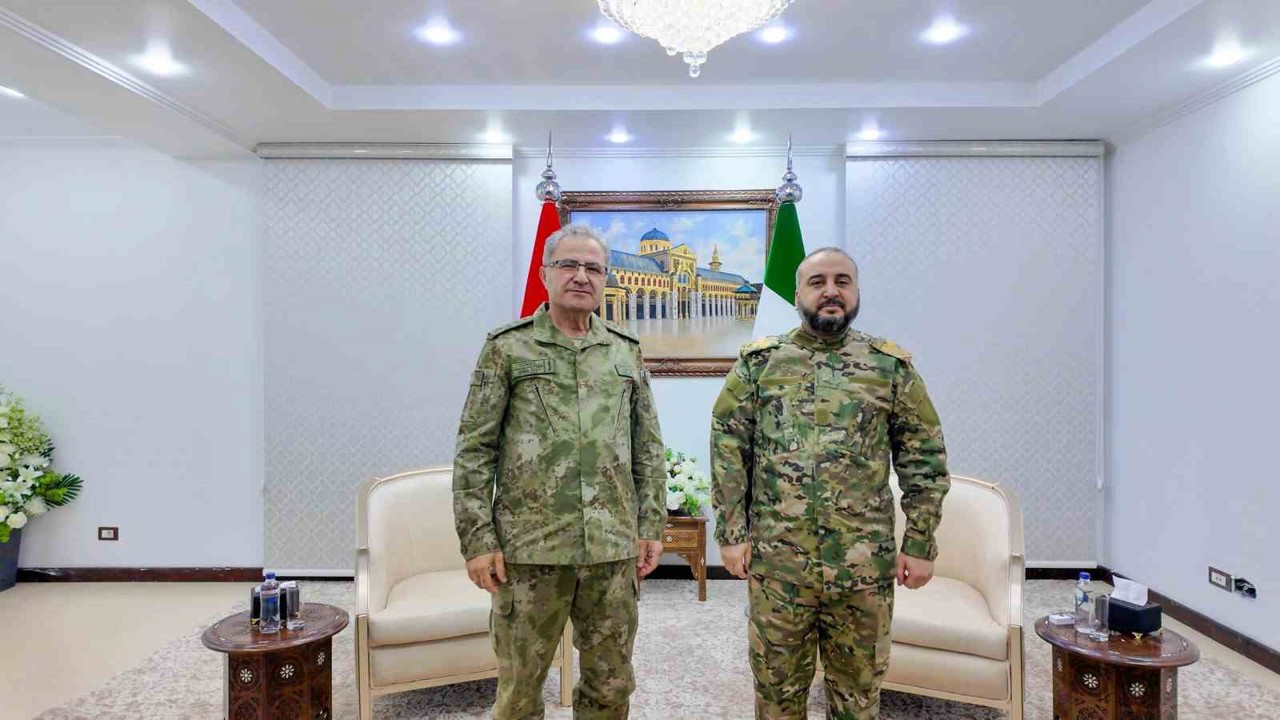 Kara Kuvvetleri Komutanı Tokel, Suriye Savunma Bakanı ve Genelkurmay Başkanı ile görüştü
