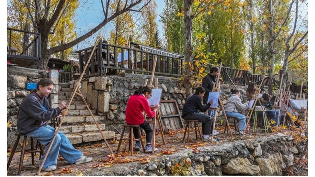 Çermik’te öğrenciler tarihi ve doğayı tuvale taşıyor
