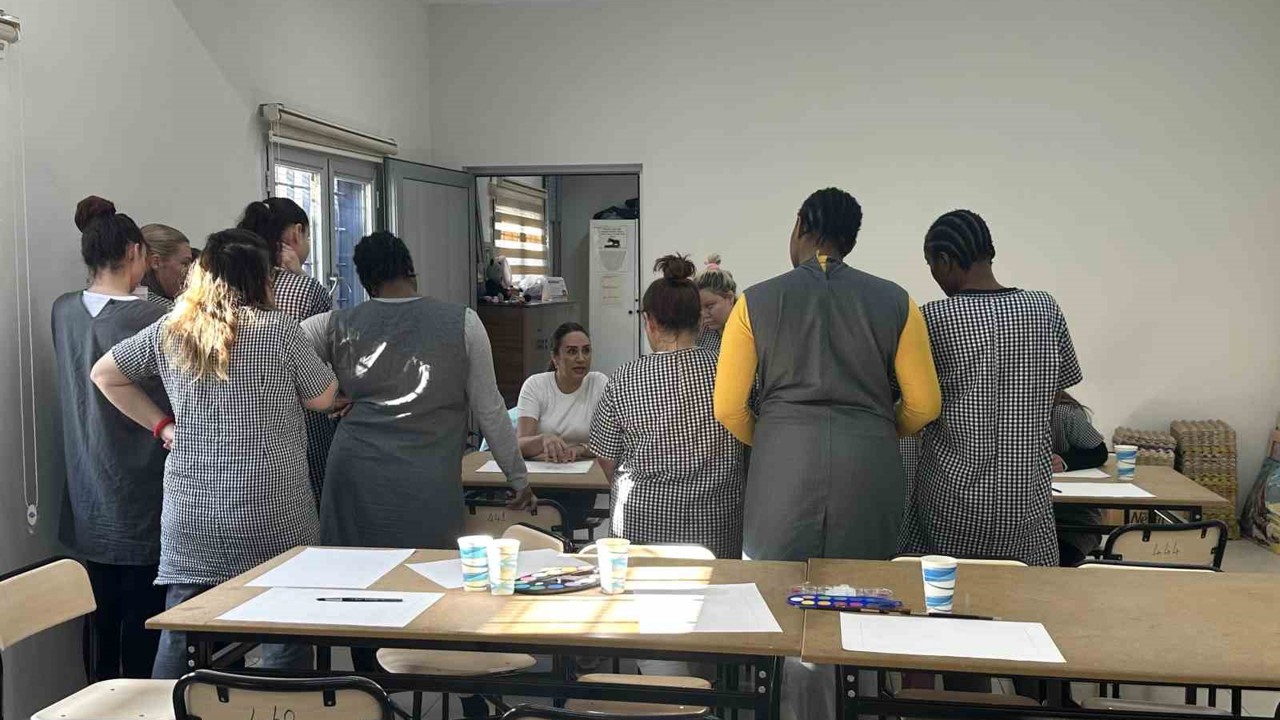 Cezaevinde sağlık, psikoloji ve sanat buluşması
