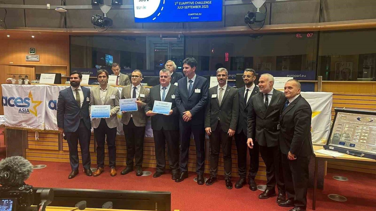 Kayseri büyükşehir Belediyesi’ne Brüksel’de ’En aktif belediye’ ödülü
