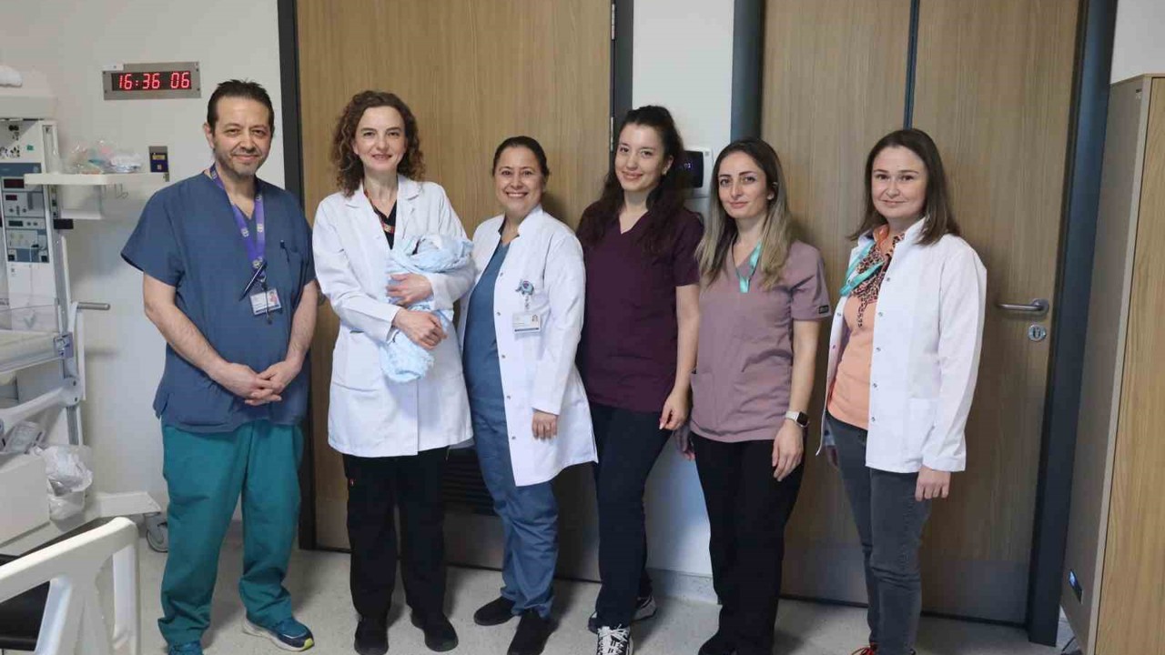 Bursa Şehir Hastanesi Tüp Bebek Merkezi’nde ilk bebek dünyaya geldi
