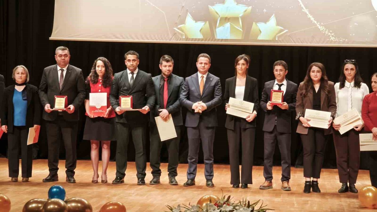 Muğla eğitim camiası ödül töreninde buluştu
