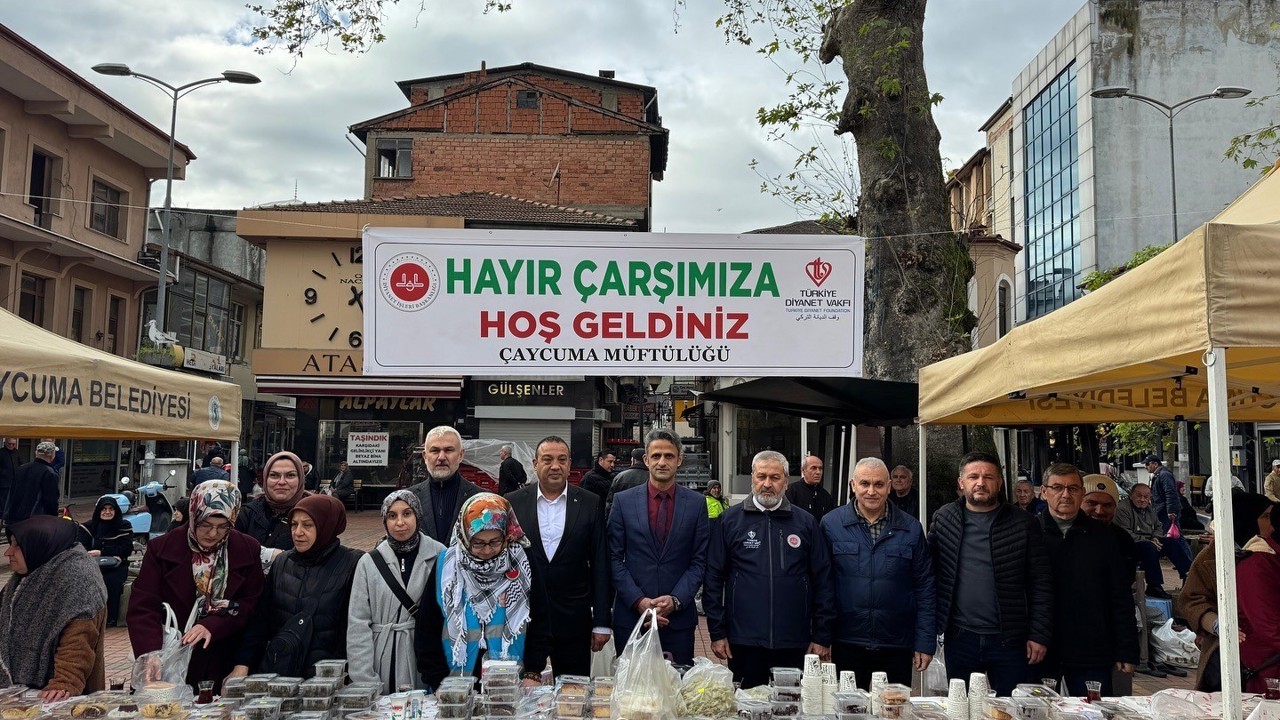 Çaycuma’da "Gazze Yararına Hayır Çarşısı" kuruldu
