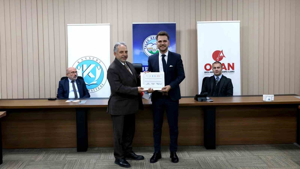 Dijital Görselleştirme ve Tasarım Araçları Eğitimi tamamlandı
