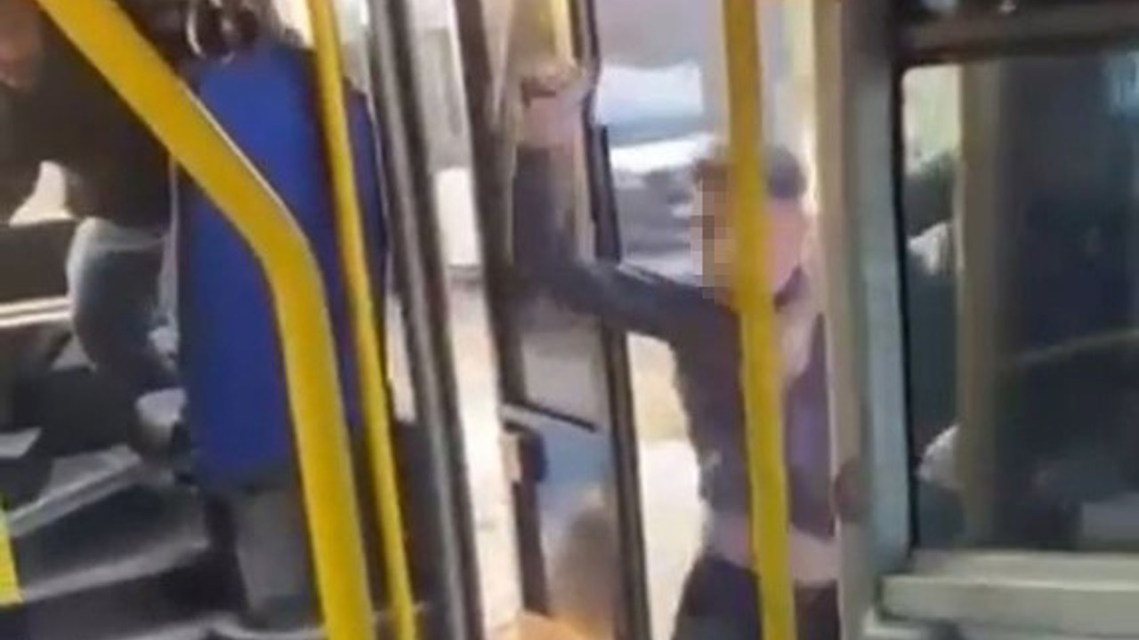 Otobüsteki satırlı saldırgan evinde yakalandı
