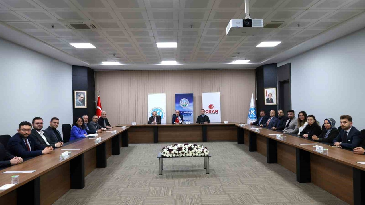 KAYÜ koordinesinde düzenlenen Dijital Görselleştirme ve Tasarım Araçları Eğitimi tamamlandı
