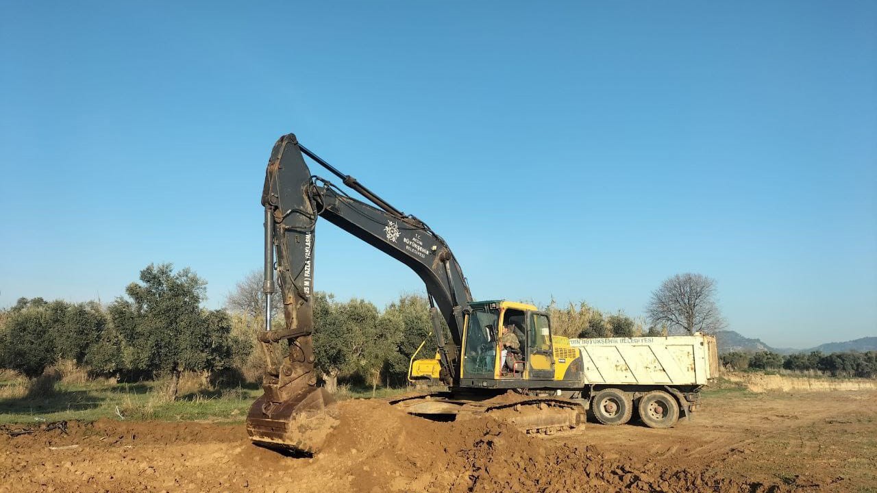 Büyükşehir, 17 ilçede çalışmalarını sürdürüyor
