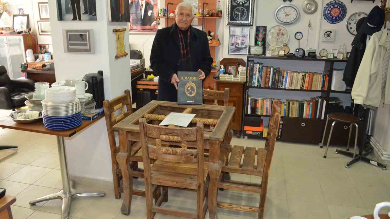 Emekli öğretmenin evinden tarih fışkırıyor: II. Mahmut’un masasından Çanakkale kılıcına
