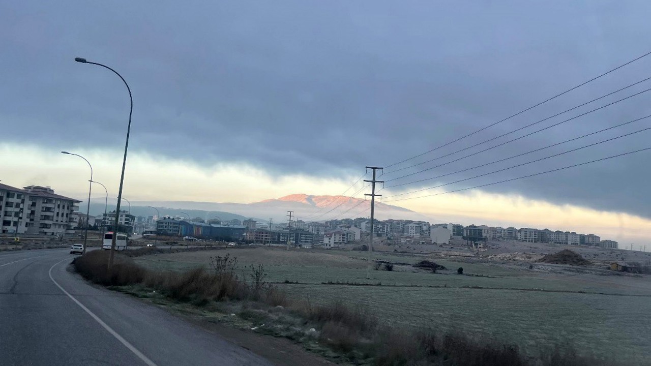 Kütahya’da sis öncesi kartpostallık manzaralar
