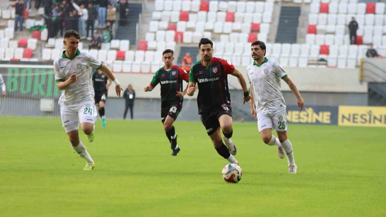 TFF 3. Lig: Karşıyaka: 3 - Bornova 1877: 1
