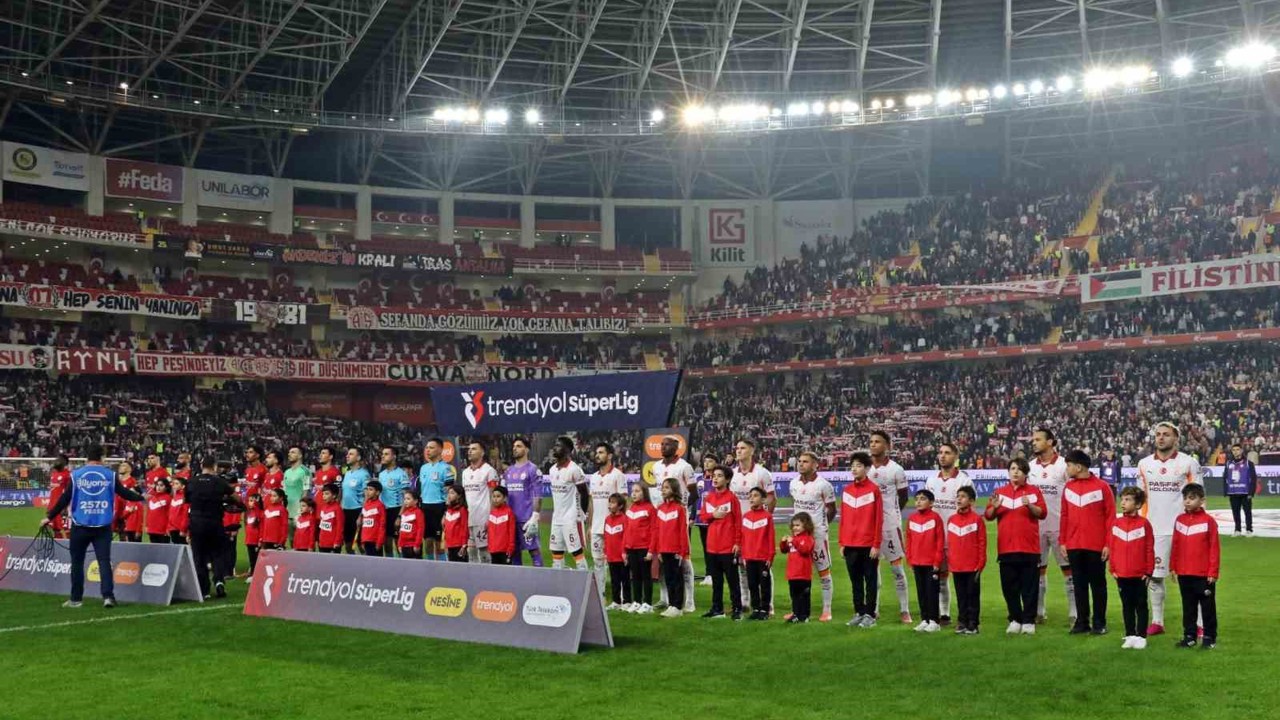 Trendyol Süper Lig: Antalyaspor: 0 - Galatasaray: 2
