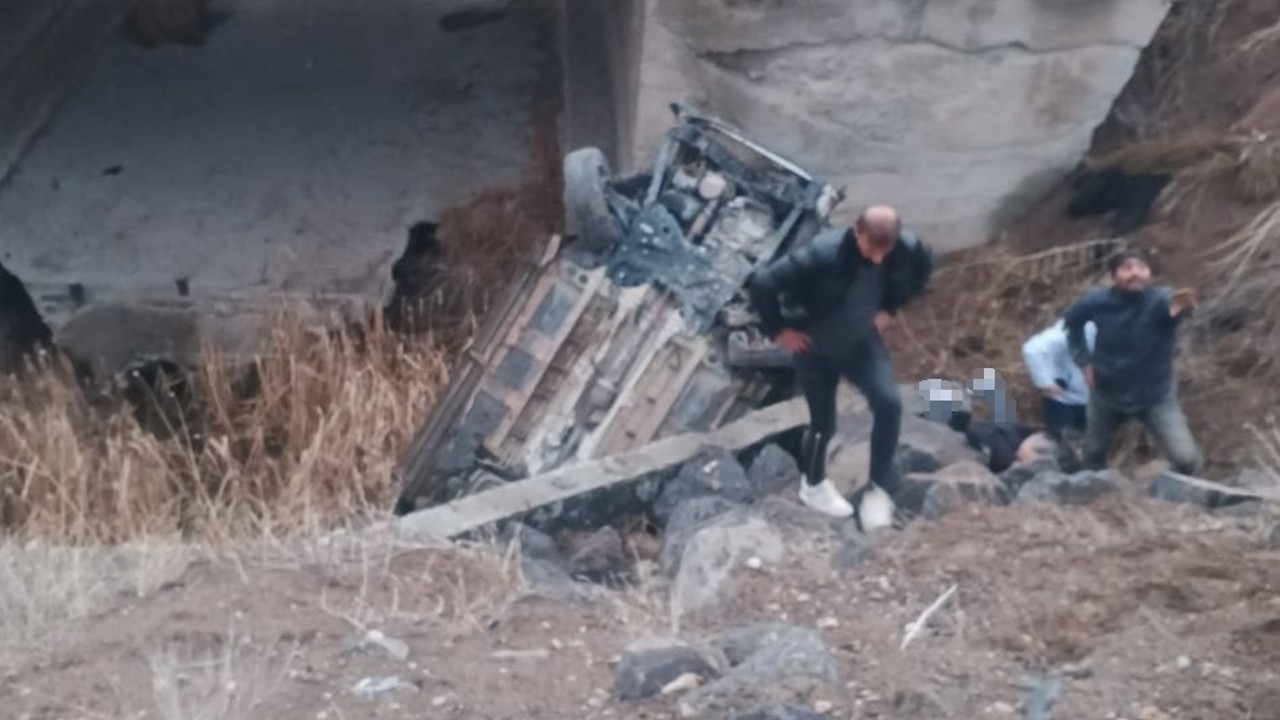 Sivas’ta trafik kazası: 1 ölü, 2 yaralı
