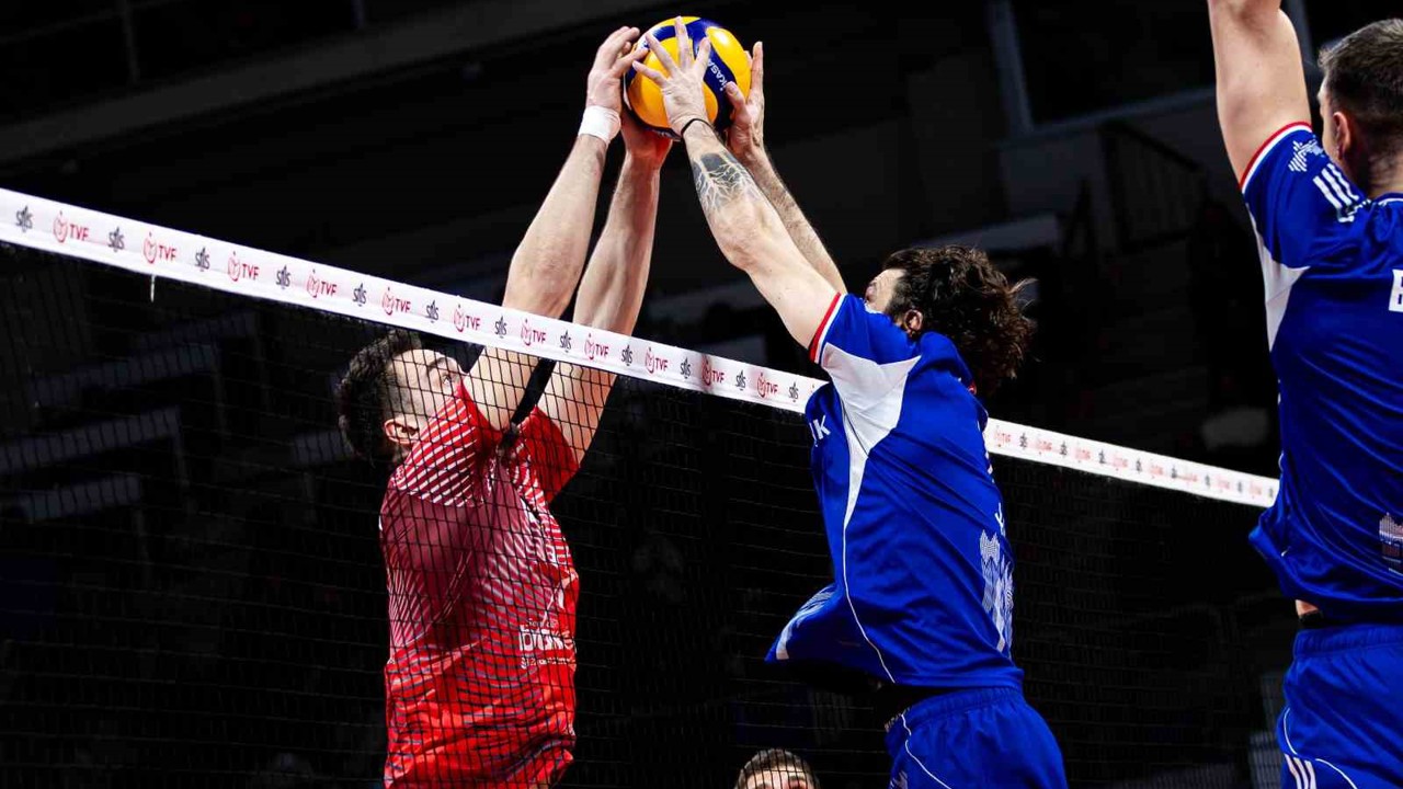 Efeler Ligi: Ziraat Bankkart: 0 - Halkbank: 3
