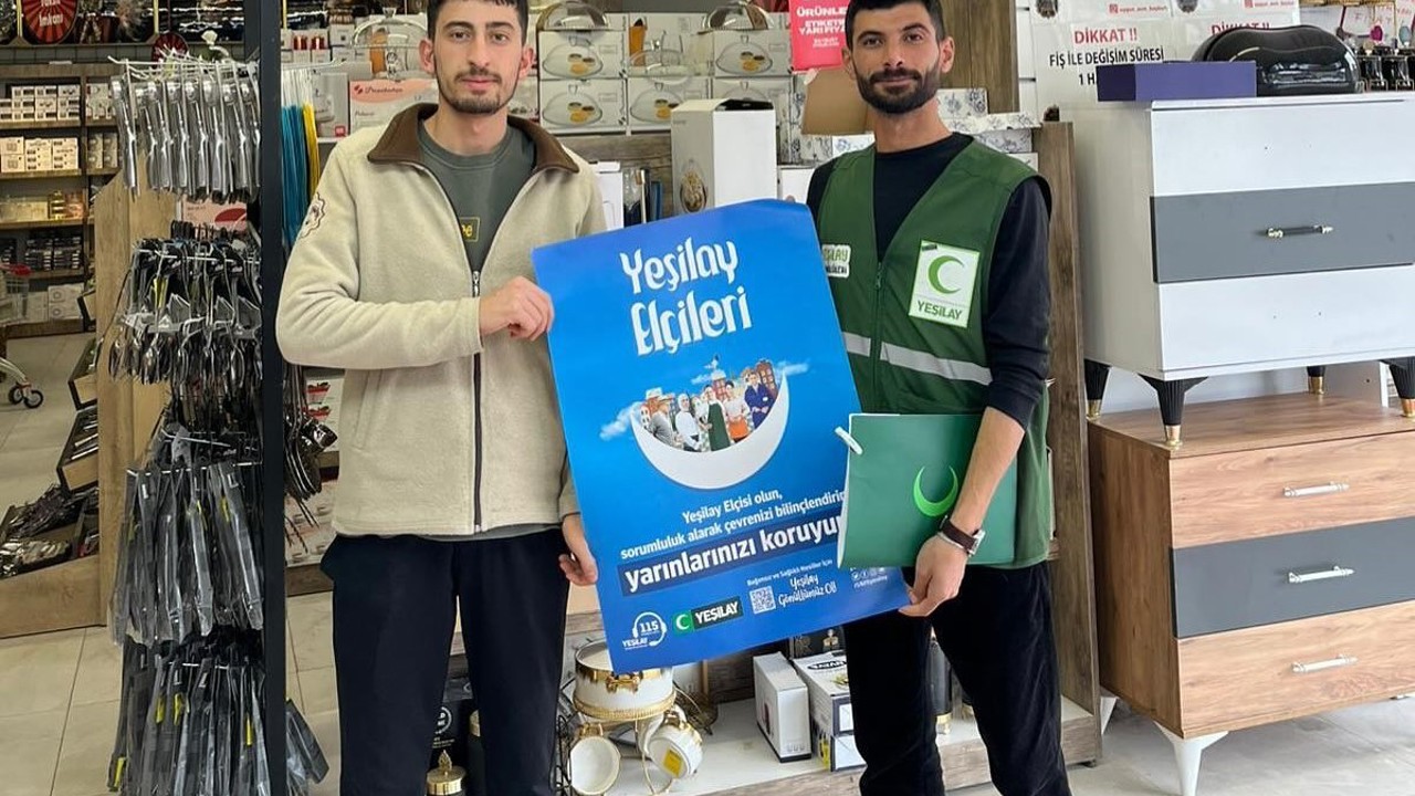 Yeşilay gönüllülerinden bağımlılıkla mücadele çalışması
