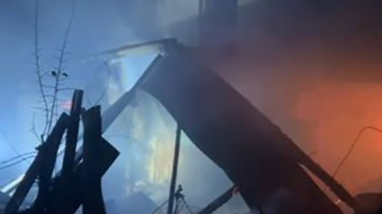 Artvin Şavşat’taki yangın bölgesine ulaşım kar nedeniyle güçlükle sağlandı
