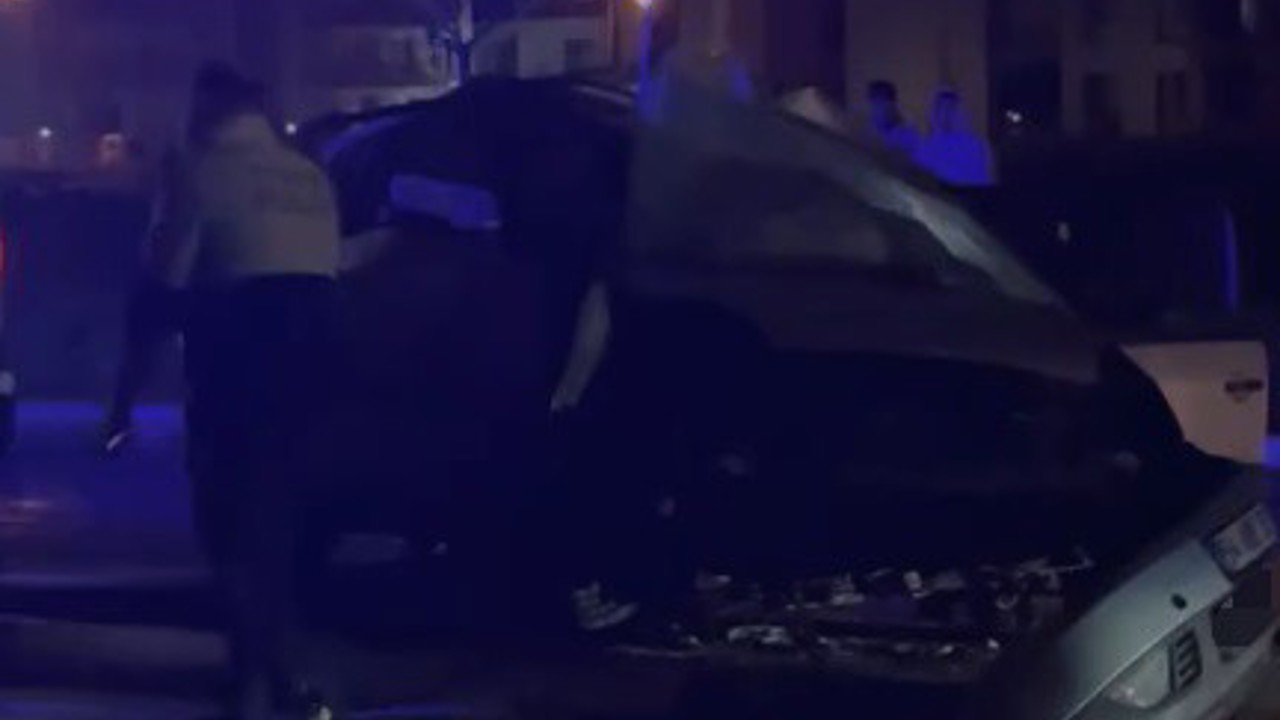 23 yaşındaki genç aydınlatma direğine çarparak yaşamını yitirdi
