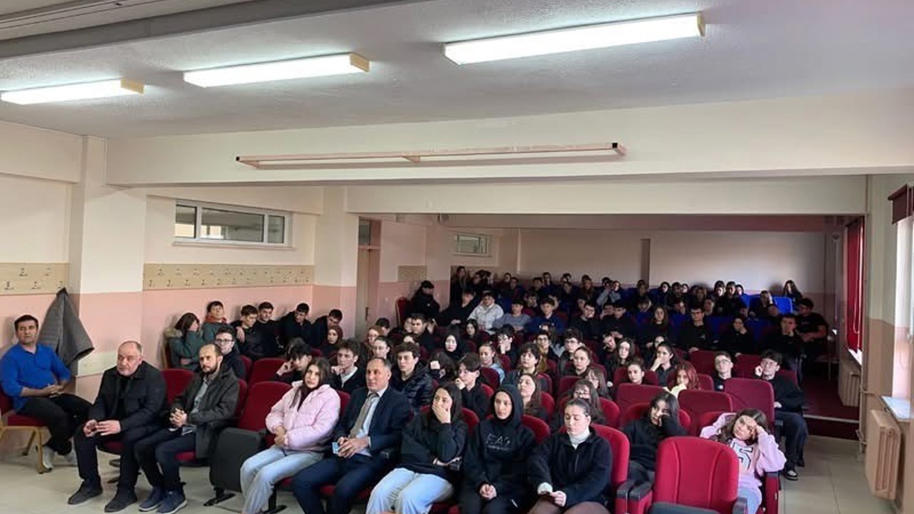 Bozüyük’te öğrencilere ‘Aile’ semineri verildi
