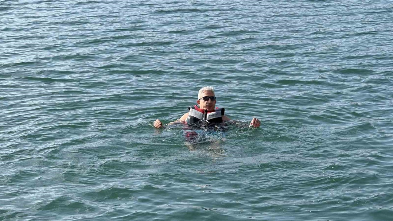 Siirt’te Aralık ortasında Botan Vadisinde suya girdiler
