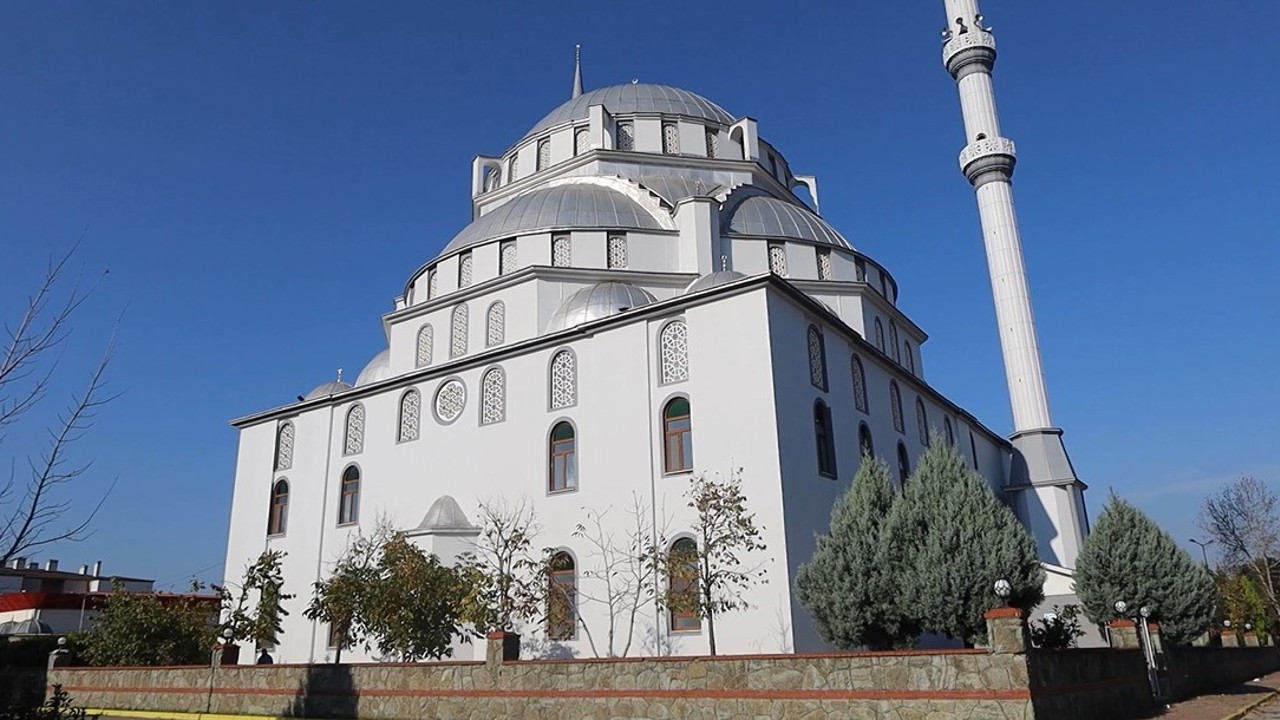 Kartepe Abdülhamit Han Camii’ne estetik görünüm
