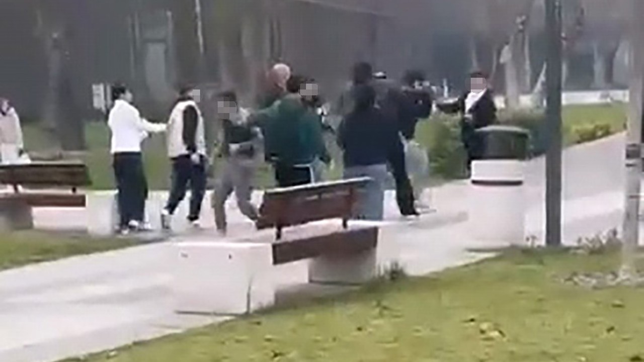 Bursa’da iki grup arasındaki kavga kamerada
