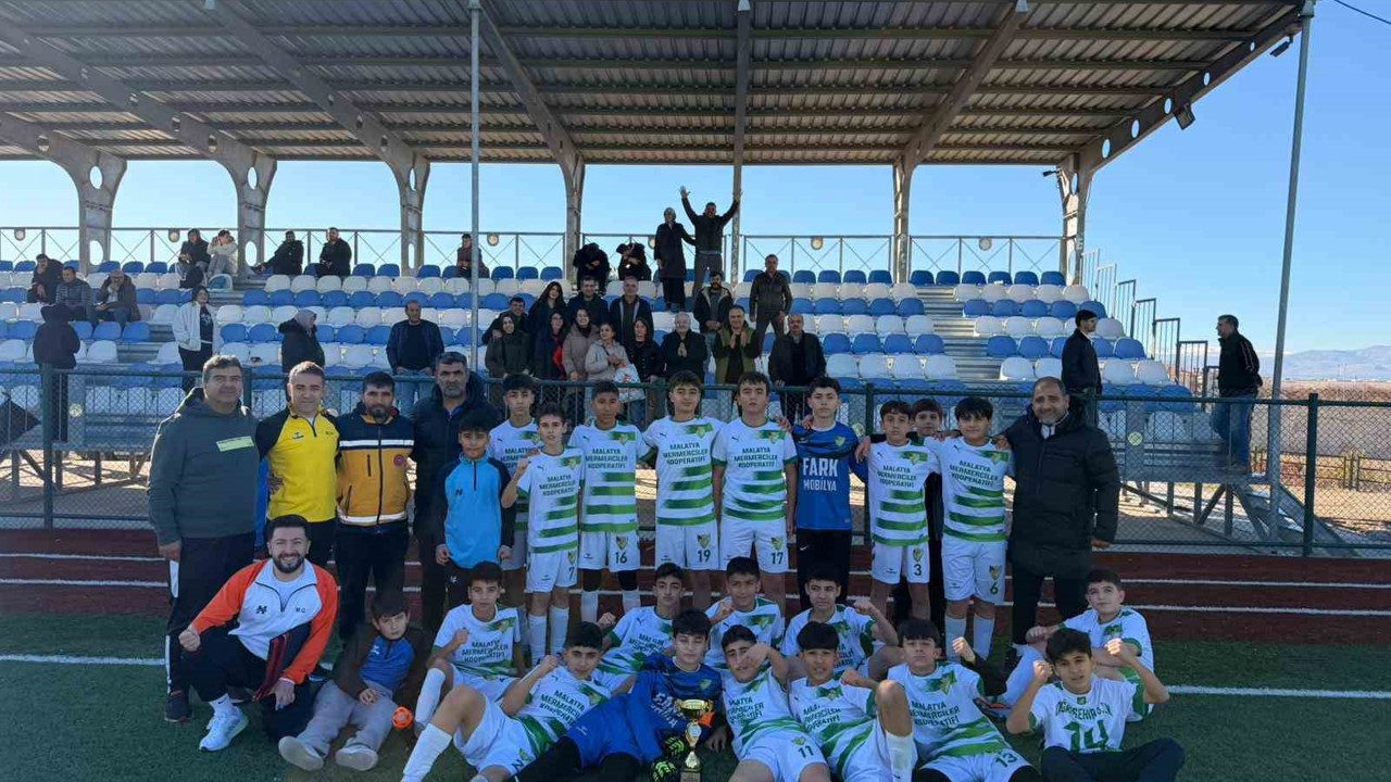 U14 Futbol Ligi play-off karşılaşmaları devam ederken, Malatya şampiyonu maçları