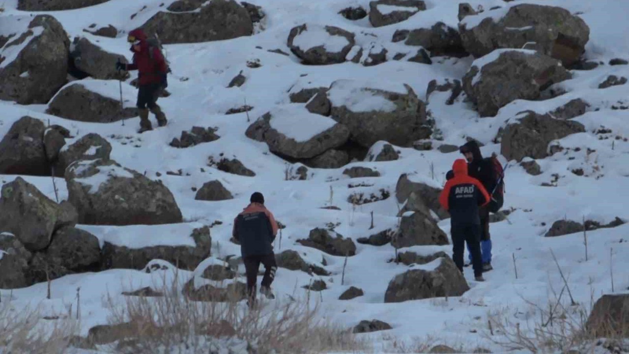 Hasan Dağı’na tırmanan 2 üniversite öğrencisi dağda mahsur kaldı
