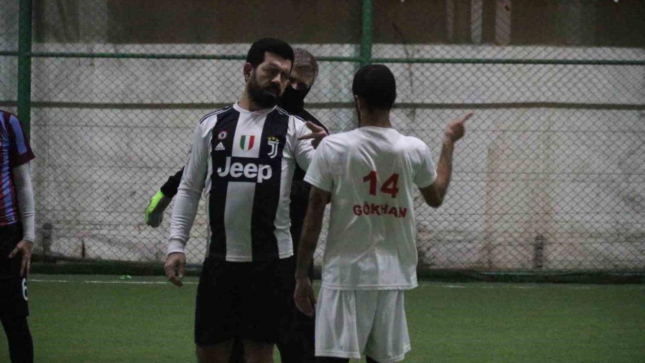 Bu maçta pas işaret dili ile isteniyor, ‘gol’ sesi çıkmıyor
