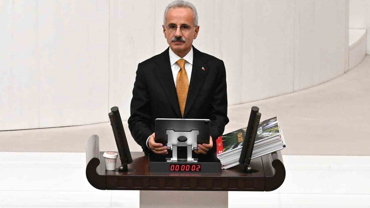 Bakan Uraloğlu: "(Esenboğa Havalimanı Metro Hattı) Yapım çalışmalarına 2026 yılında başlamayı hedefliyoruz"
