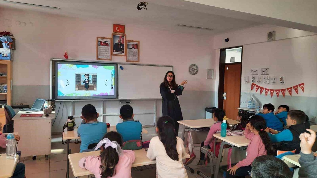 Öğrenciler avukatlık mesleğini tanıdı
