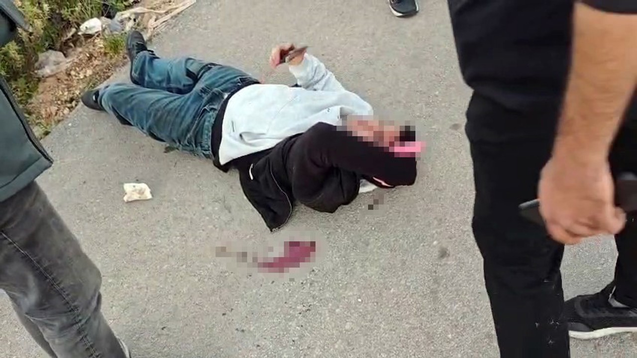 Husumetlileriyle karşılaşan genç bıçaklanarak yaralandı
