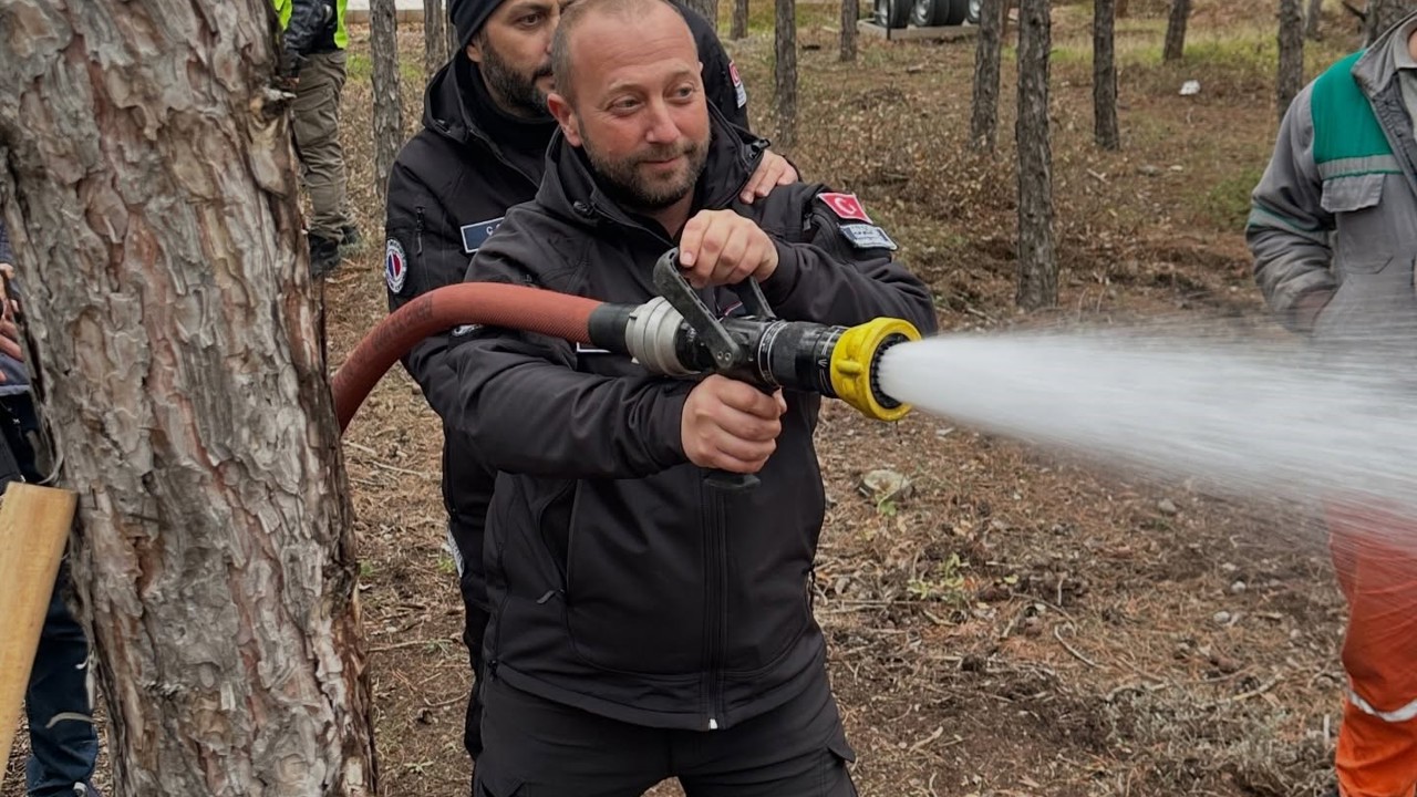 Orman yangınlarıyla mücadelede gönüllü oldular
