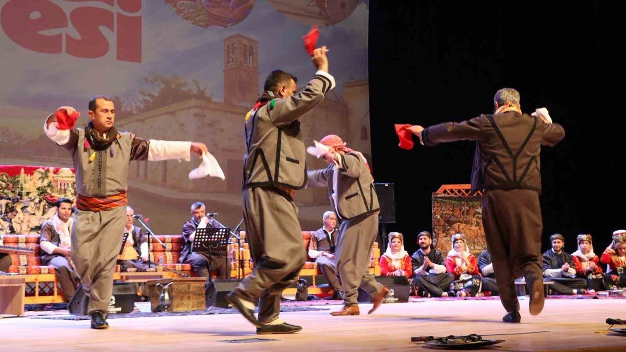 Denizli’de düzenlenen "Urfa Sıra Gecesi" ile kültürler buluştu
