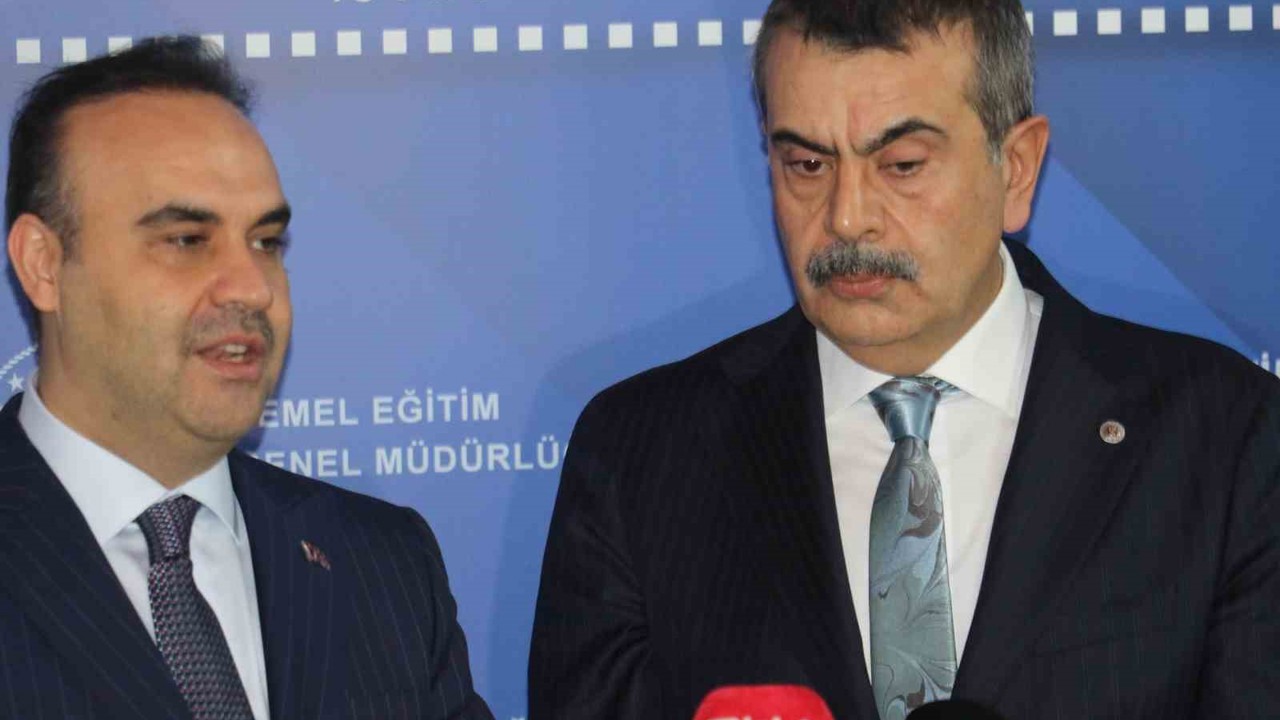 Bakan Tekin: "Ülkesinde yapılanlarla gurur duyan bir nesil yetiştirmek istiyoruz"
