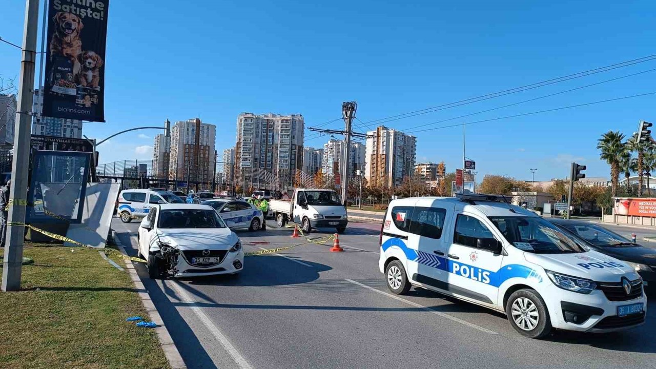 İzmir’de alkollü sürücünün çarptığı yaşlı kadın hayatını kaybetti
