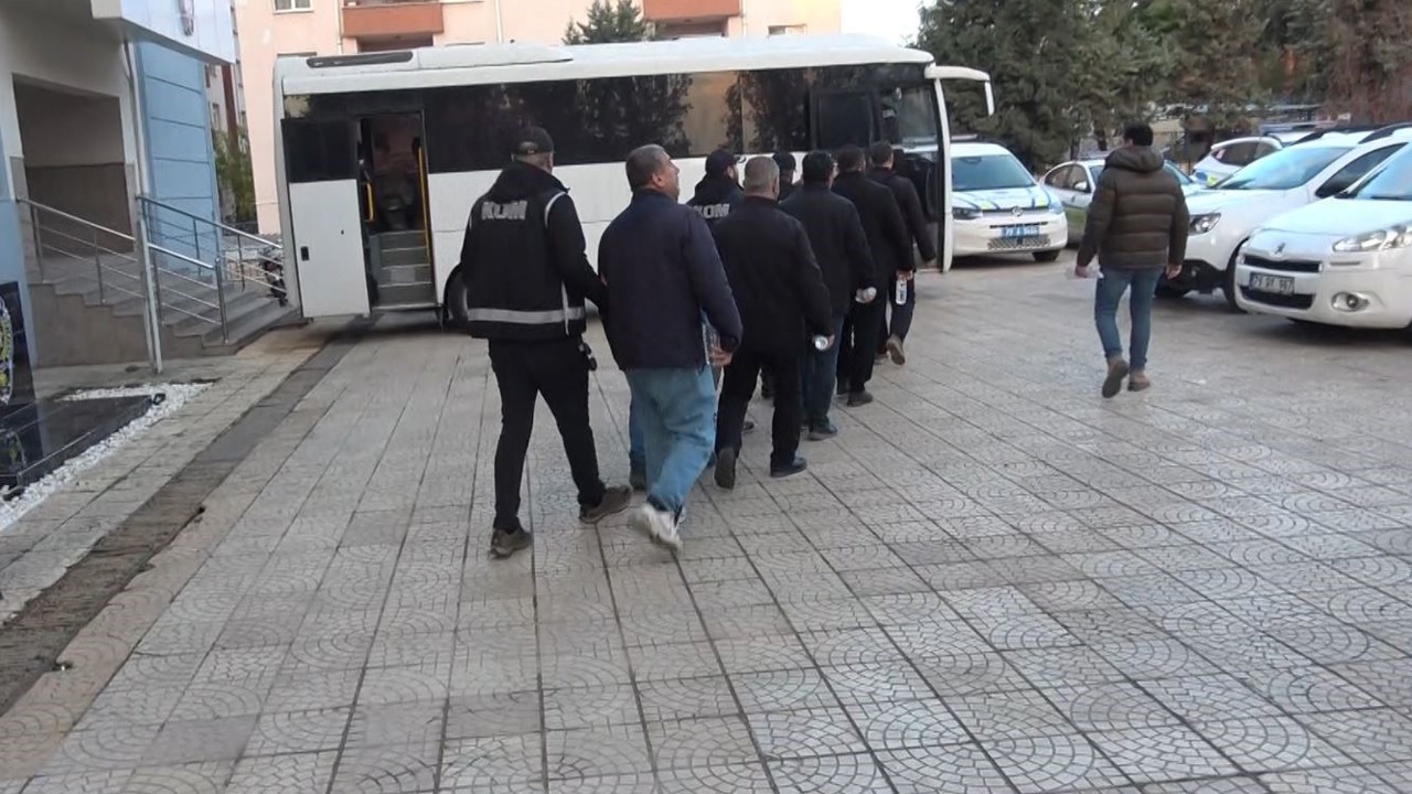 Kilis merkezli FETÖ/PDY operasyonu: 15 gözaltı, 1 tutuklama

