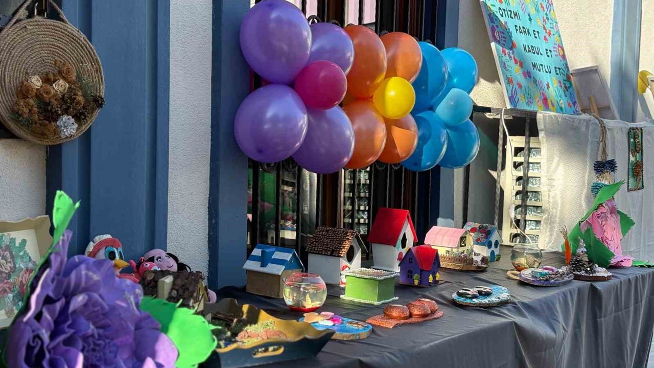 Başkan Ercan, otizmli bireylerle aşure yaptı
