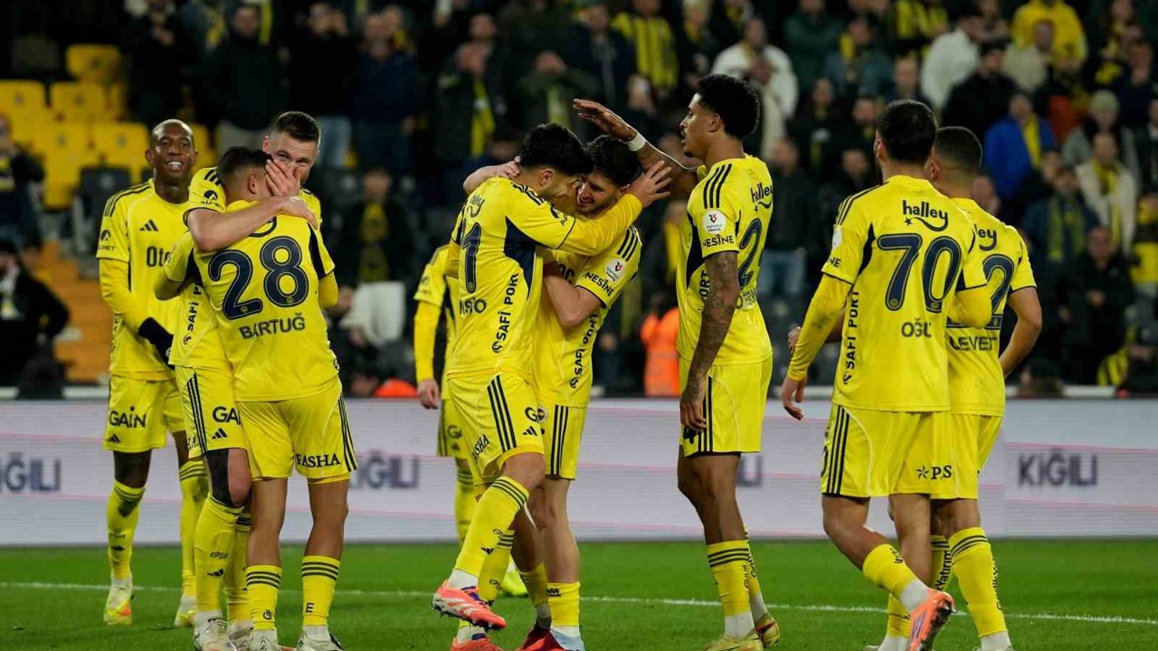 Fenerbahçe, ligde 16. haftayı da namağlup kapattı
