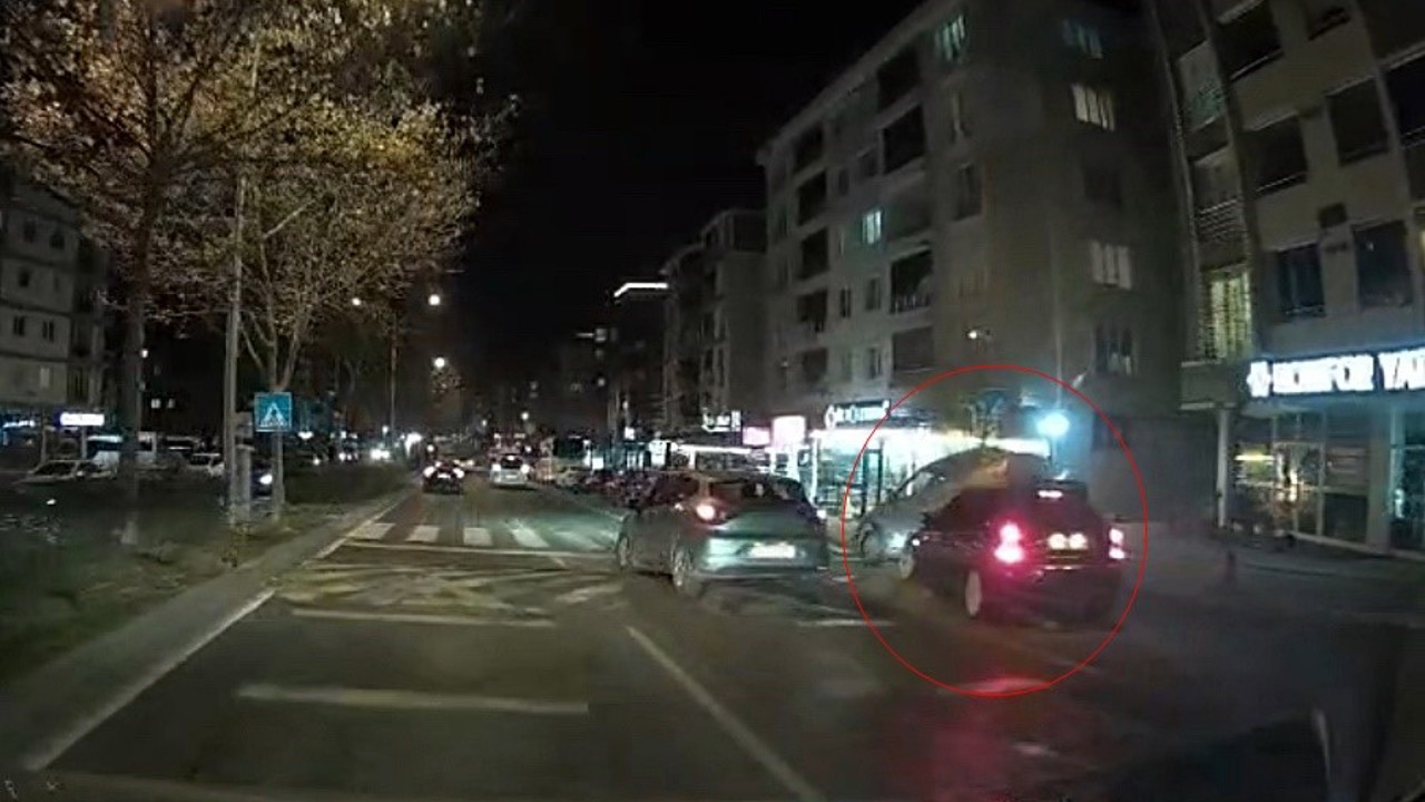 Tekirdağ’da kaza anı araç kamerasında: Park halindeki otomobili biçti

