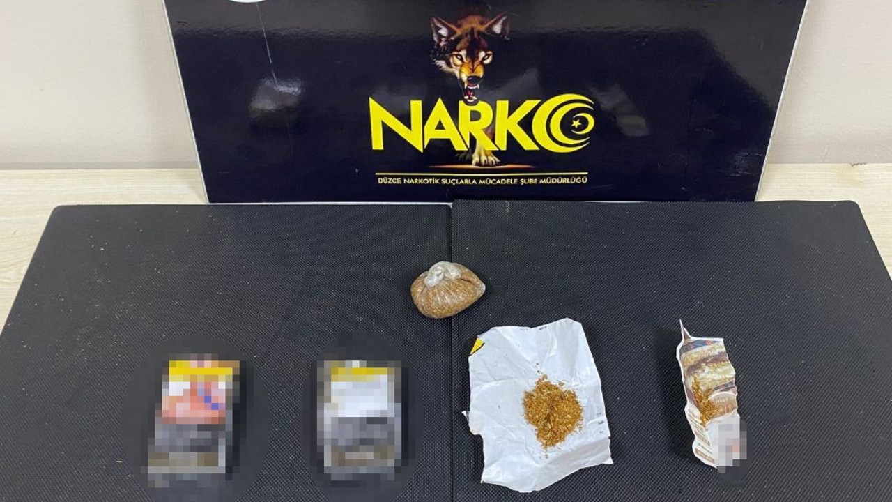 (Düzeltme) Uyuşturucu taciri köydeki evinde suçüstü yakalandı
