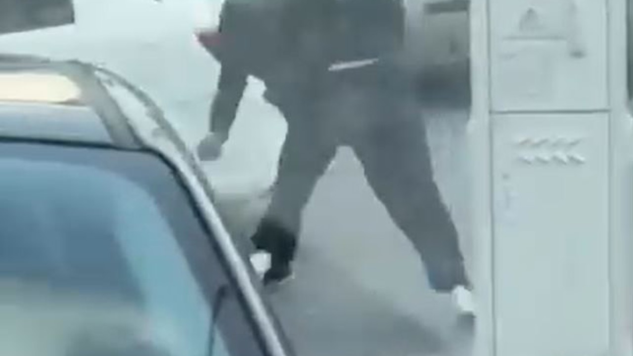 Başakşehir’de çocuk kavgası kamerada
