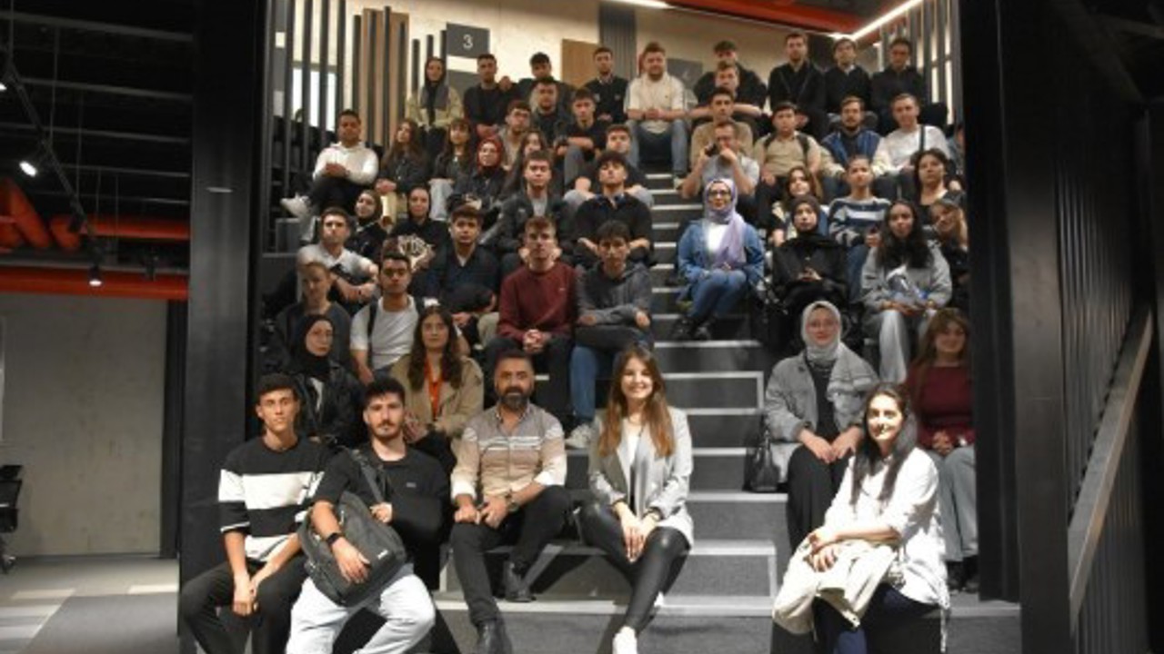 Samsun’da gençler teknolojiyle iş hayatına hazırlanıyor
