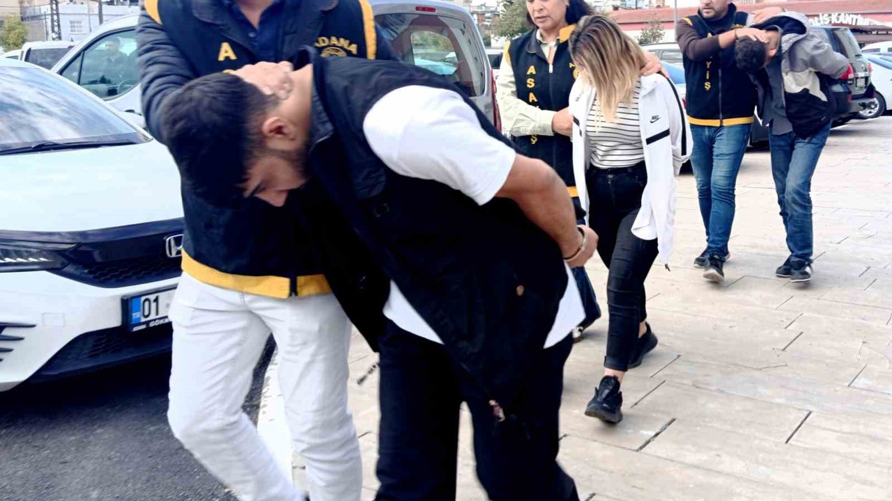 Sevgilisinin eski erkek arkadaşını öldürdü: Balkondan balkona atlayıp kaçmak istedi
