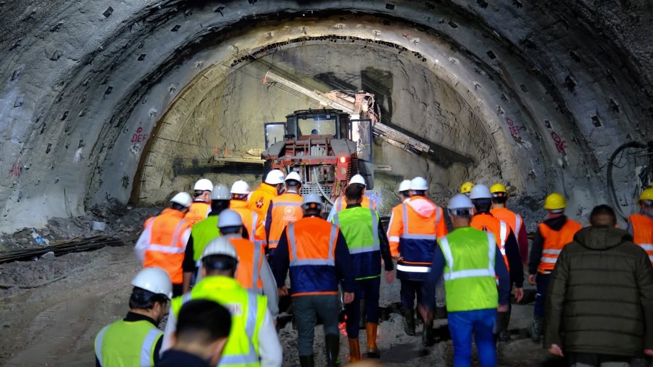 13 yıldır bitmeyen Kop Tüneli meclis gündeminde: "Patates deposu mu olacak?"
