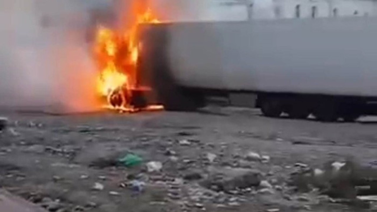 Şanlıurfa’da korku dolu tır yangını
