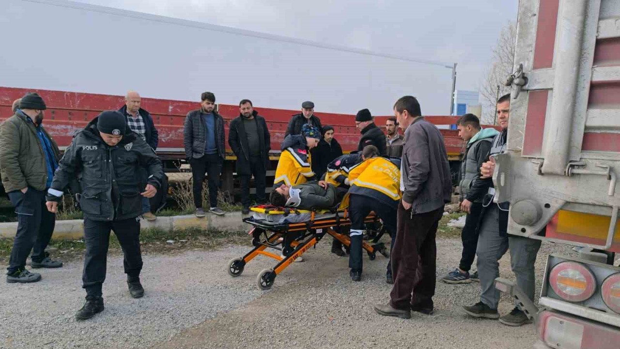 Tırın bir başka tıra arakadan çarptığı kazada faciadan dönüldü
